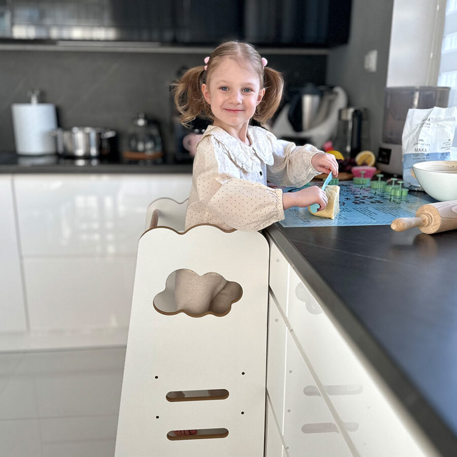 Children’s kitchen helper