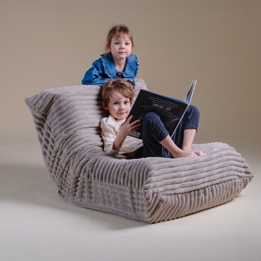 Ergonomic children’s lounge chair MOONI, beige, Puffy Lamell